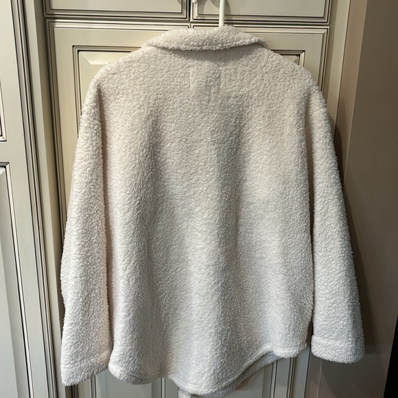 Koolaburra by Ugg Sherpa shacket size M - Picture 3 of 4